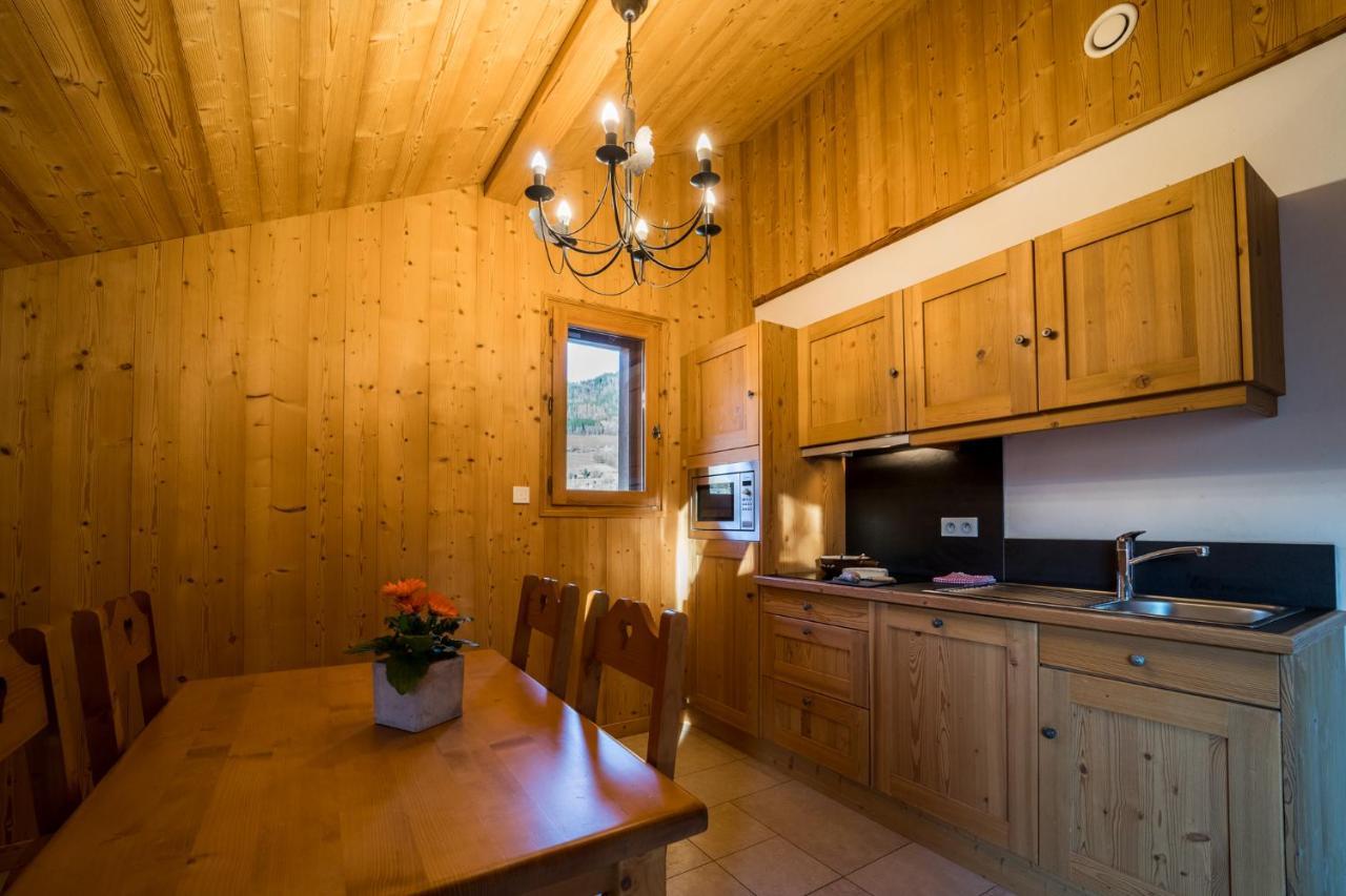 Gite Balneo Au Coeur Des Alpes Taninges Exterior photo